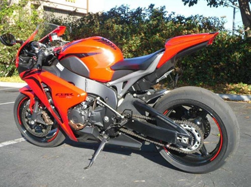 image of a 2009 CBR 1000RR motorcycle we cut new keys for